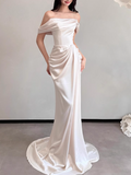 Minimalist Wedding Dress Off Shoulder Pleated Wedding Dress HZ0319