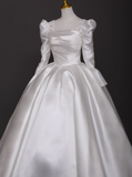 New Arrival Wedding Dress Square Neck Pleated Pearl Wedding Dress HZ0319