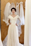 Retro Wedding Dress V-neck Lace Long Sleeves Pleated Wedding Dress HZ0319