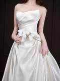 Elegant Wedding Dress Satin Asymmetrical Neck Pleated Wedding Dresses with Trian HZ0319