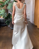 Stunning Wedding Dress Satin Crew Neck Flower Wedding Dresses HZ0319